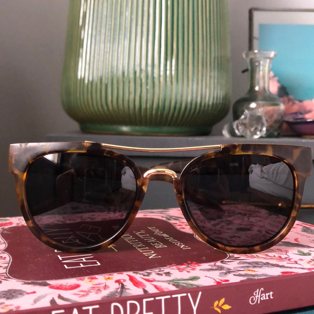QUAY Australia sunnies